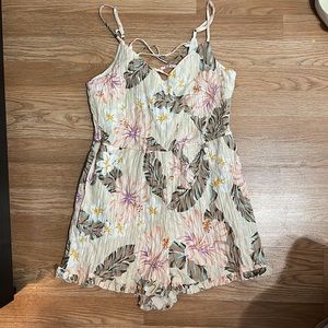 NWOT. Paradise romper. Forever 21. Small.